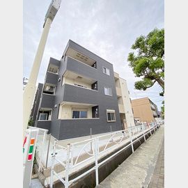 甲子園口駅より徒歩15分 築2年7ヶ月 3階建の賃貸物件