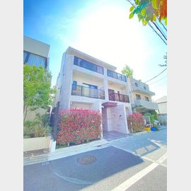中目黒駅より徒歩10分 築6年 3階建の賃貸物件