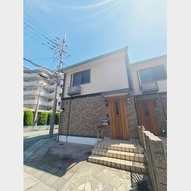 松山タウンハウスC棟 1階 築23年の賃貸物件