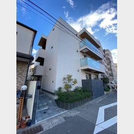 神戸駅より徒歩12分 築3年11ヶ月 3階建の賃貸物件