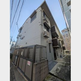 高宮駅より徒歩9分 築6年 3階建の賃貸物件
