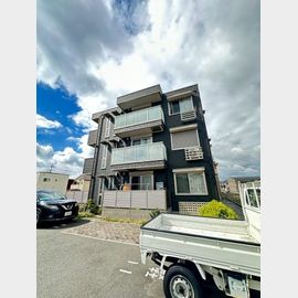 中八木駅より徒歩3分 築6年4ヶ月 3階建の賃貸物件