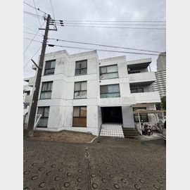 妙法寺駅より徒歩7分 築36年9ヶ月 3階建の賃貸物件