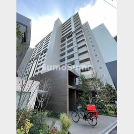 渡辺通駅より徒歩11分 築8年9ヶ月 15階建の賃貸物件