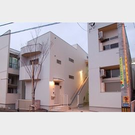 箱崎駅より徒歩8分 築16年 2階建の賃貸物件