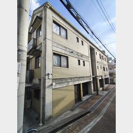 県庁前駅より徒歩11分 2階 築36年の賃貸物件