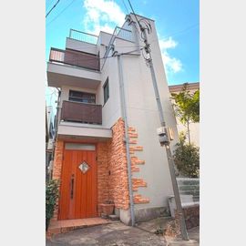 神戸駅より徒歩12分 1階 築44年2ヶ月の賃貸物件