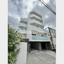 目黒駅より徒歩9分 築3年8ヶ月 4階建の賃貸物件