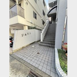 三ノ宮駅より徒歩5分 2階 築31年4ヶ月の賃貸物件