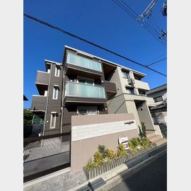 塚口駅より徒歩7分 3階 築4年の賃貸物件