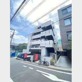 神泉駅より徒歩9分 1階 築21年の賃貸物件