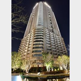 大阪駅より徒歩6分 44階 築12年10ヶ月の賃貸物件