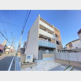 尼崎駅より徒歩9分 築8年3ヶ月 4階建の賃貸物件