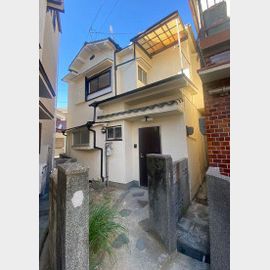 霞ヶ丘駅より徒歩3分 築65年 2階建の賃貸物件