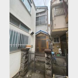 大倉山駅より徒歩10分 築46年7ヶ月 2階建の賃貸物件