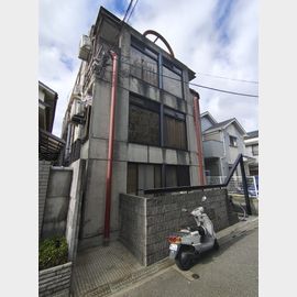 神戸駅より徒歩15分 3階 築35年の賃貸物件