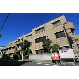 コスモリヴェール三軒茶屋 2階 築37年の賃貸物件
