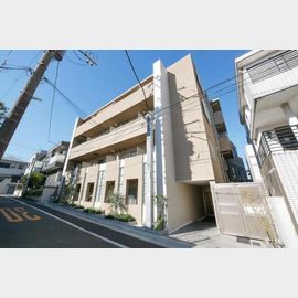 都立大学駅より徒歩9分 3階 築2年8ヶ月の賃貸物件