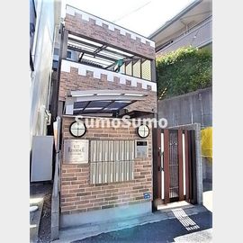 魚崎駅より徒歩6分 築13年10ヶ月 2階建の賃貸物件