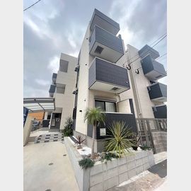 箱崎駅より徒歩11分 1階 築4年の賃貸物件