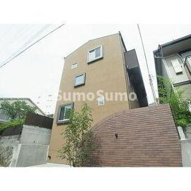 県庁前駅より徒歩10分 1階 築11年10ヶ月の賃貸物件