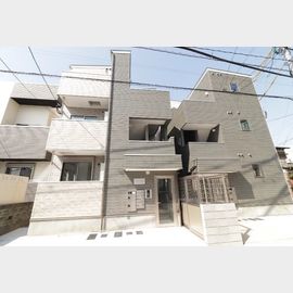 井尻駅より徒歩9分 築5年4ヶ月 3階建の賃貸物件