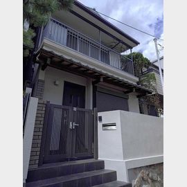 六甲駅より徒歩7分 築52年5ヶ月 2階建の賃貸物件