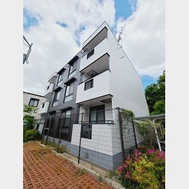 門戸厄神駅より徒歩9分 築30年8ヶ月 3階建の賃貸物件