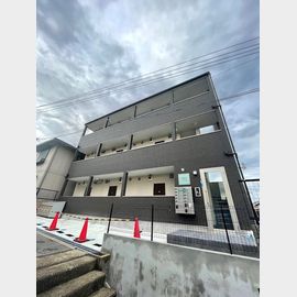 上沢駅より徒歩10分 築4年5ヶ月 3階建の賃貸物件