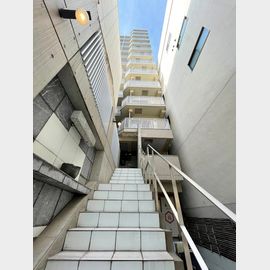 谷町四丁目駅より徒歩1分 13階 築20年1ヶ月の賃貸物件