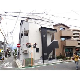 渡辺通駅より徒歩13分 2階 築10年11ヶ月の賃貸物件