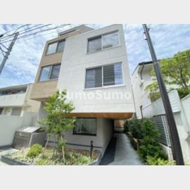 駒沢大学駅より徒歩4分 築4年11ヶ月 4階建の賃貸物件