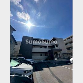 西宮北口駅より徒歩12分 新築 3階建の賃貸物件