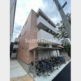 園田駅より徒歩8分 3階 築4年の賃貸物件