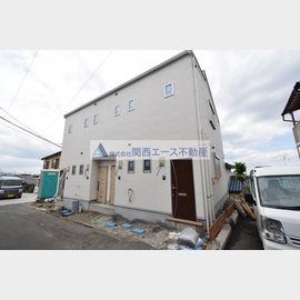 野崎駅より徒歩29分 築6年8ヶ月 2階建の賃貸物件