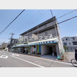 四条畷駅より徒歩4分 築36年9ヶ月 4階建の賃貸物件