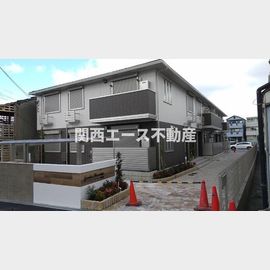 瓢箪山駅より徒歩10分 築2年10ヶ月 3階建の賃貸物件