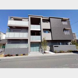 吉田駅より徒歩5分 築3年 3階建の賃貸物件