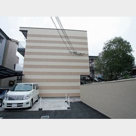 近鉄八尾駅より徒歩7分 築19年 3階建の賃貸物件