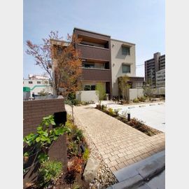 河内小阪駅より徒歩12分 築2年11ヶ月 3階建の賃貸物件