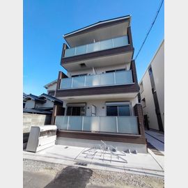 弥刀駅より徒歩10分 築3年2ヶ月 3階建の賃貸物件