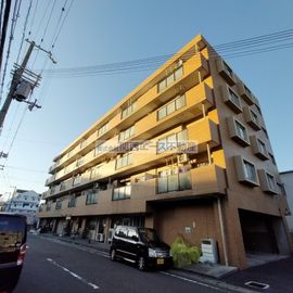 吉田駅より徒歩8分 3階 築37年8ヶ月の賃貸物件