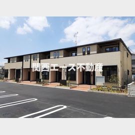 高安駅より徒歩13分 築1年8ヶ月 2階建の賃貸物件