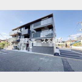 忍ケ丘駅より徒歩5分 築1年3ヶ月 3階建の賃貸物件