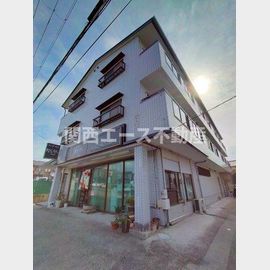 忍ケ丘駅より徒歩8分 築34年 3階建の賃貸物件