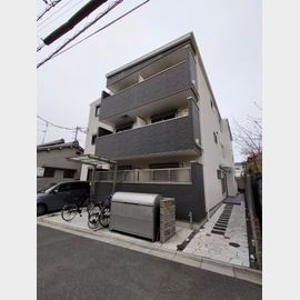 東花園駅より徒歩19分 築8年 3階建の賃貸物件