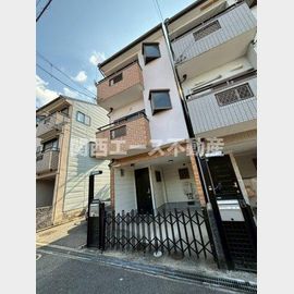 瓢箪山駅より徒歩15分 築29年6ヶ月 3階建の賃貸物件