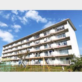 神戸三宮駅よりバス79分 築26年8ヶ月 5階建の賃貸物件