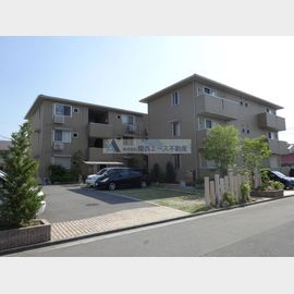 吉田駅より徒歩9分 築15年11ヶ月 3階建の賃貸物件