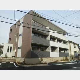 大日駅より徒歩14分 築9年9ヶ月 3階建の賃貸物件